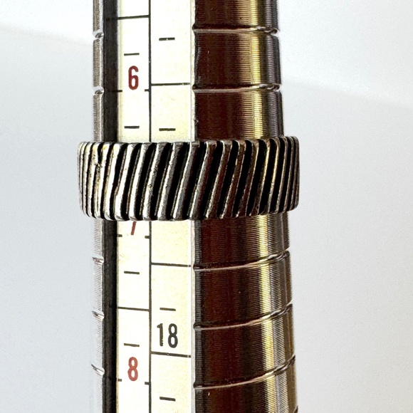 Set of 2 Rings, Size 6 1/2, Vintage Stacking Rings, Silver, Black - Picture 6 of 13